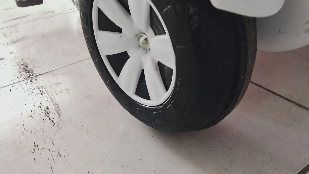 Vendo moto infantil com aste para carregar  - Foto 4