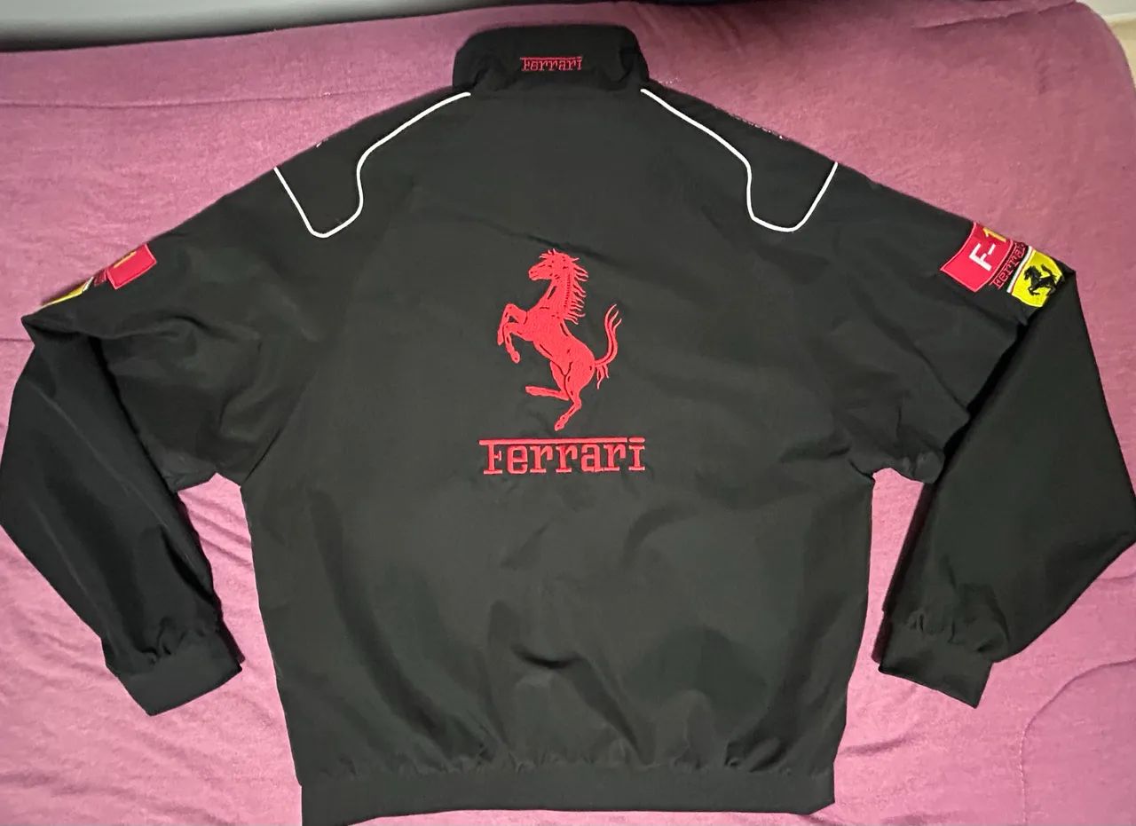 Casaco / Jaqueta corte vento Modelo Fórmula 1 Ferrari