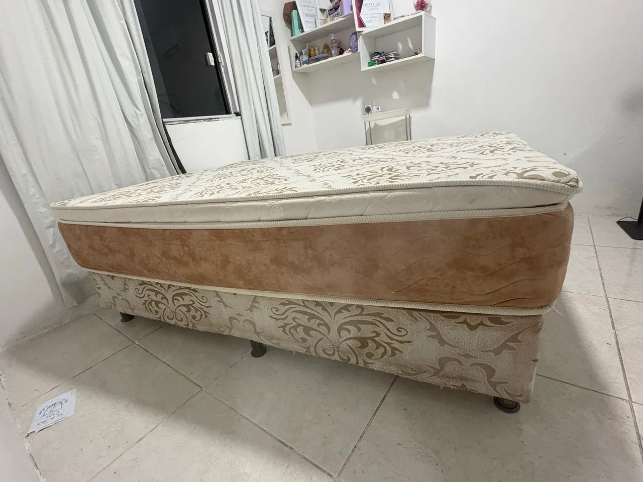 Cama  queen ( 1,58 x  1,98 ) 
