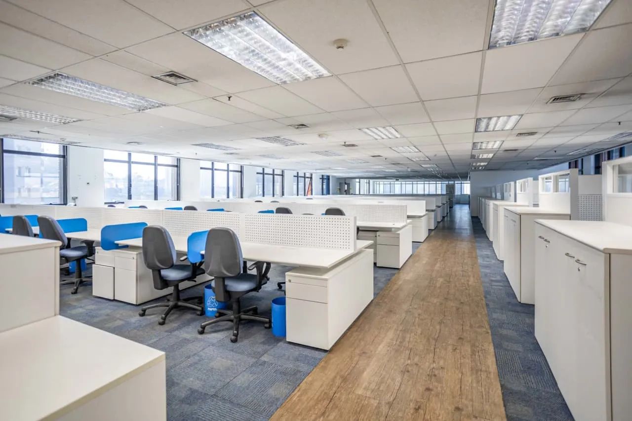 Prédio comercial na Avenida Giovanni Gronchi, 7143 - 7 Andar  1200 m²