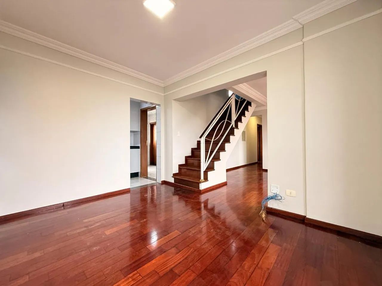 Apartamento Duplex para alugar em Maringá, Zona 07, com 4 quartos, com 224.61 m² - Foto 3