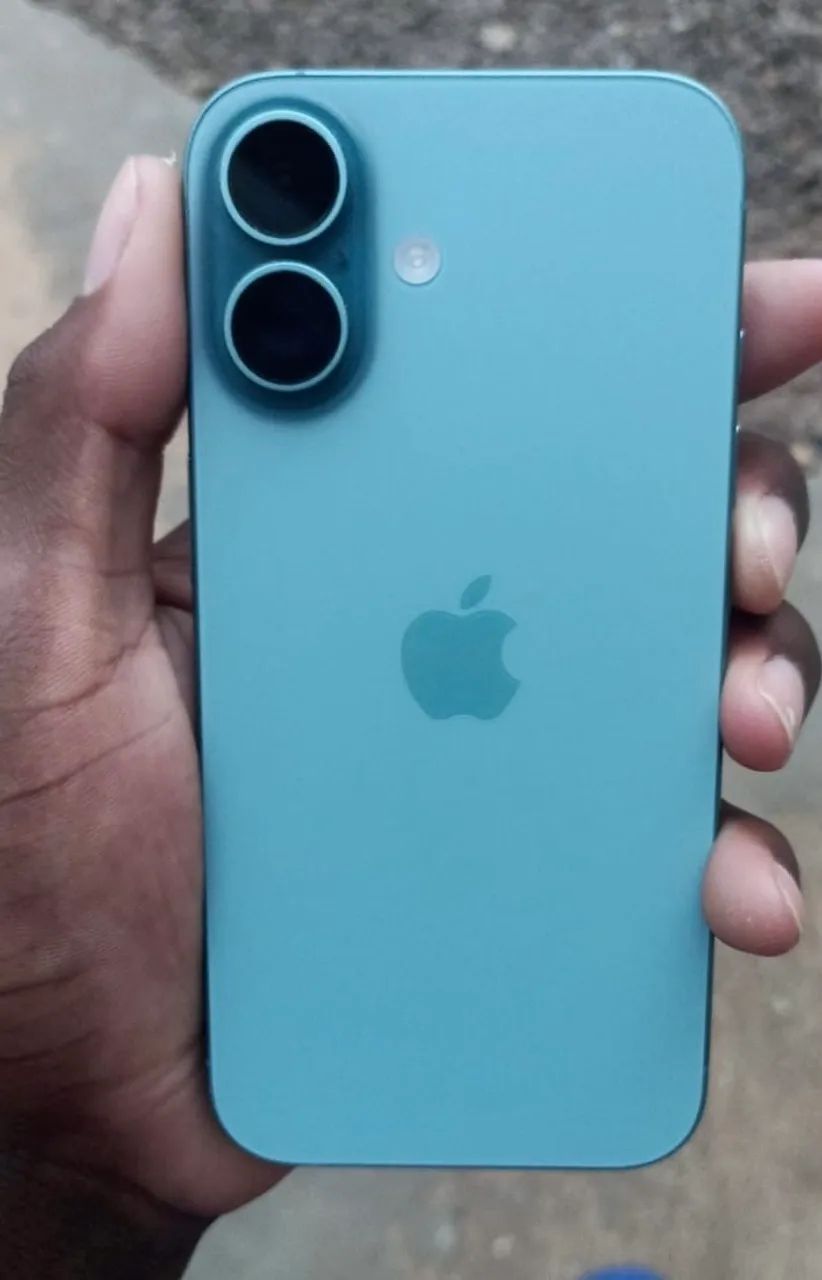 iPhone 16 