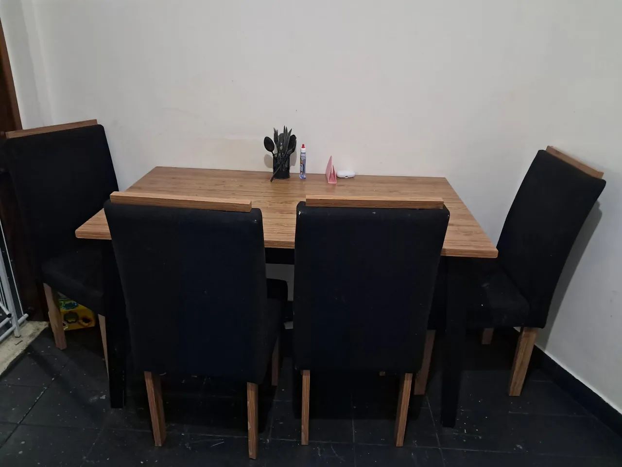 Mesa com 4 cadeira com estofado - Foto 2