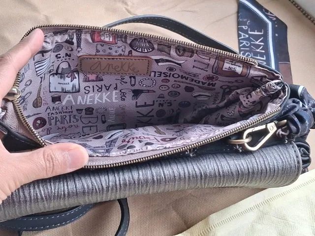 Bolsa da Marca Anekke em Paris com chaveiro e lenço  - Foto 4