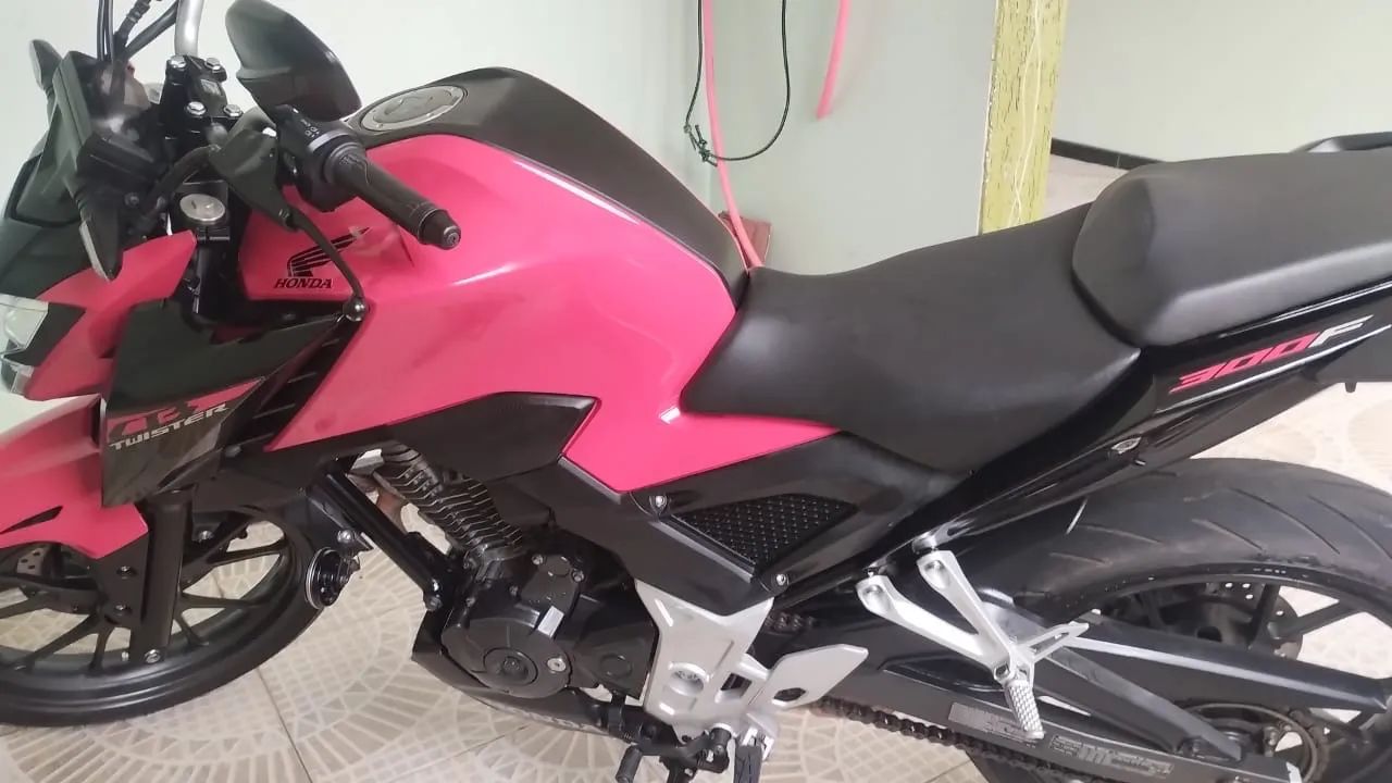Cb 300F 2023  - Foto 3