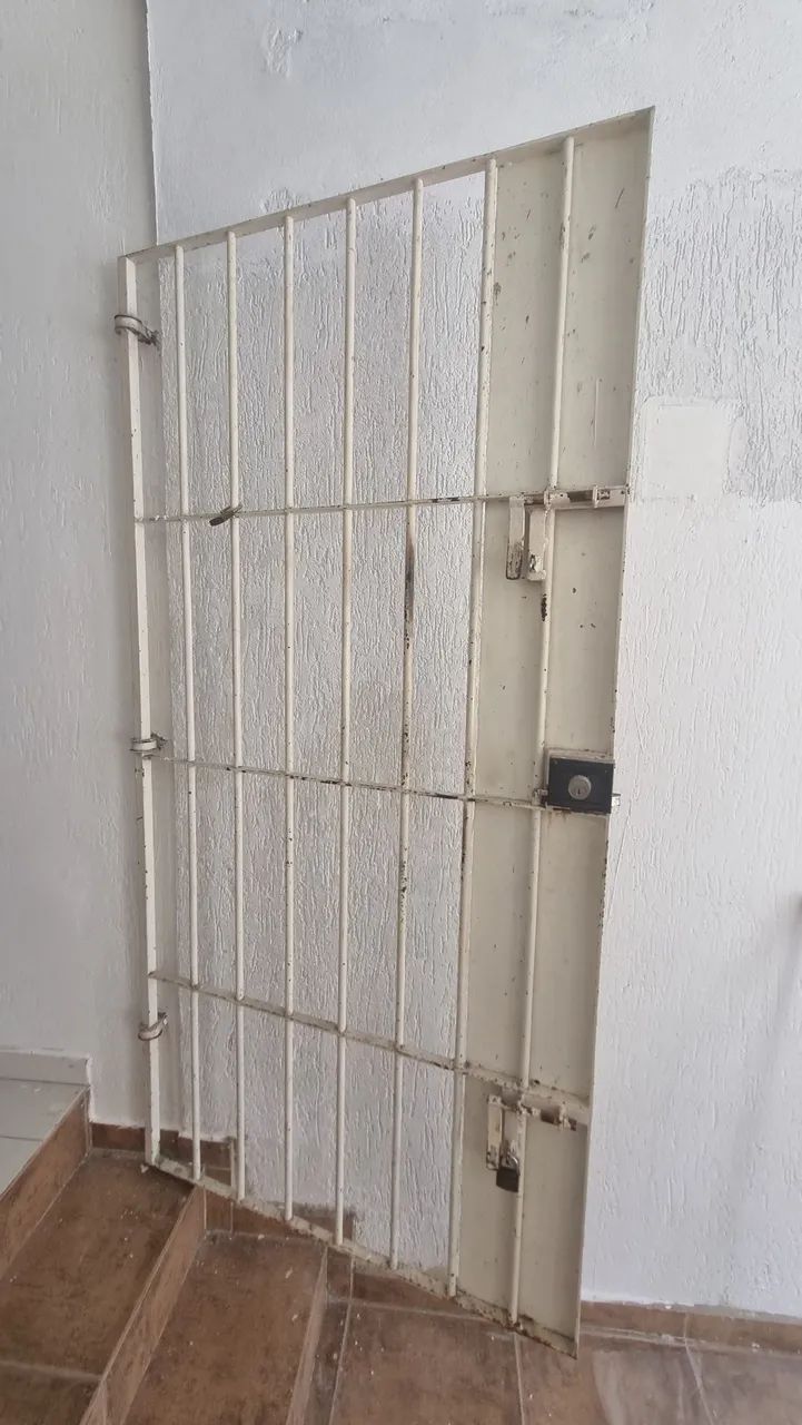 Grade de ferro maciça 
