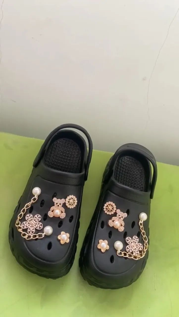 Vendo uma crocs