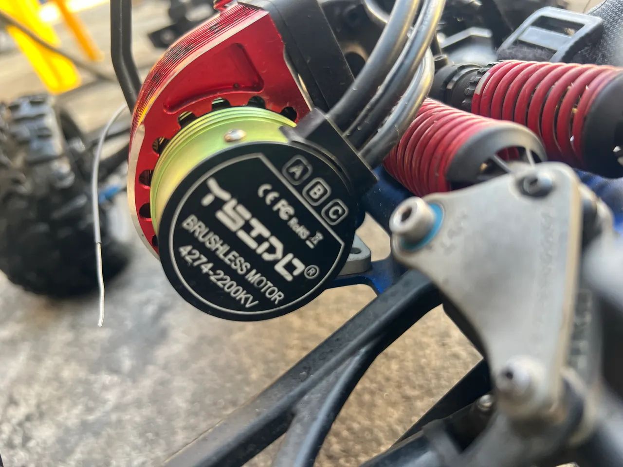 Automodelo Traxxas revo 6S - Foto 4