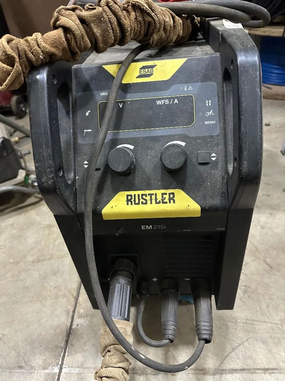 Máquina De Solda Inversora 220v 200a - Esab Rustler Em 215i - Foto 4