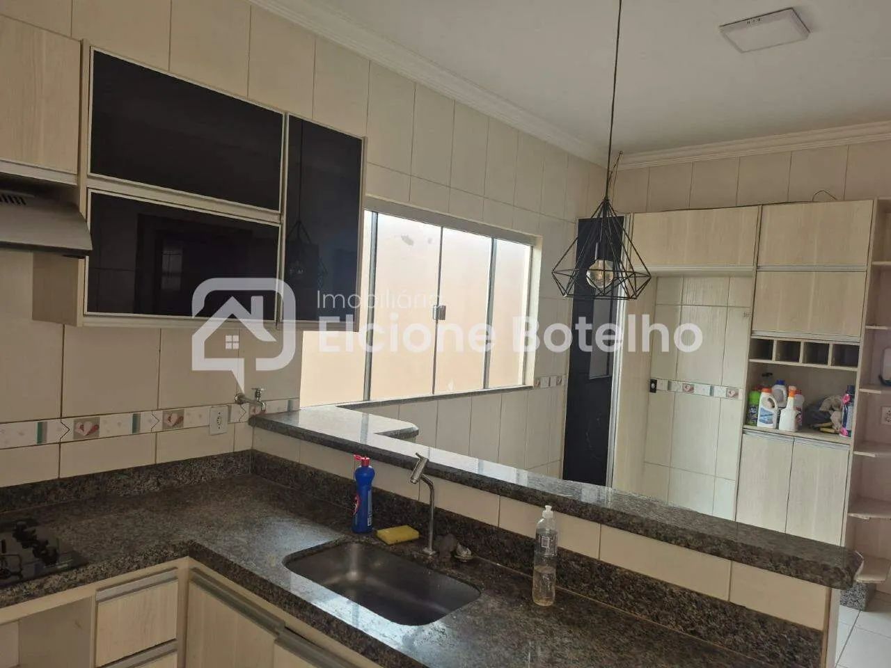 Casa Comercial para Alugar no Bairro Granada  250m² em Uberlândia/MG - Foto 5