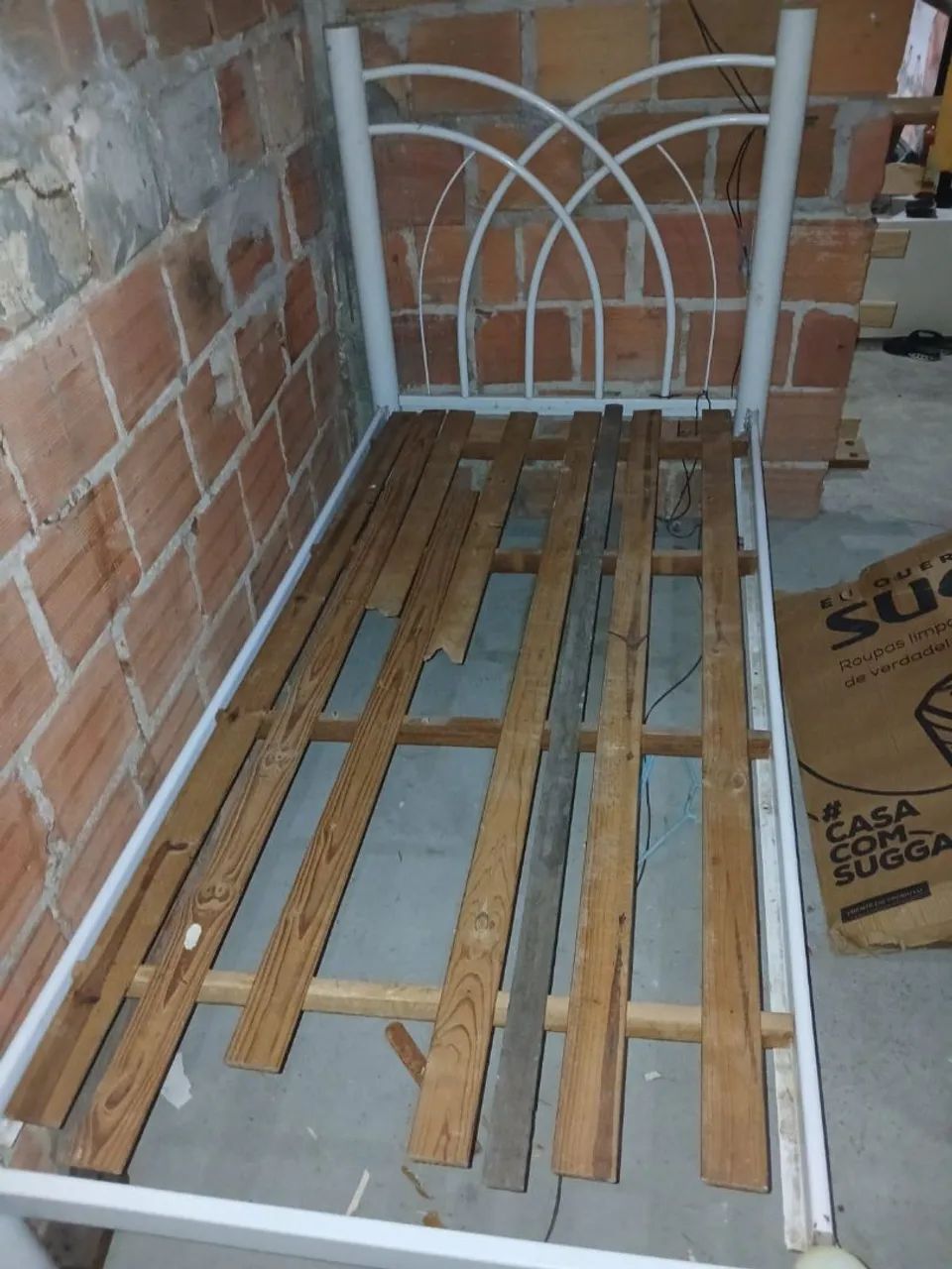Vendo cama de solteiro tubular  - Foto 2