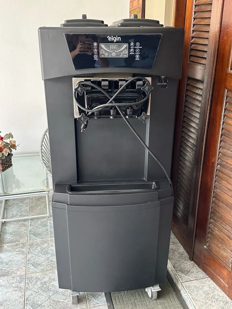 vendo Máquina de sorvete 2025 - Foto 2