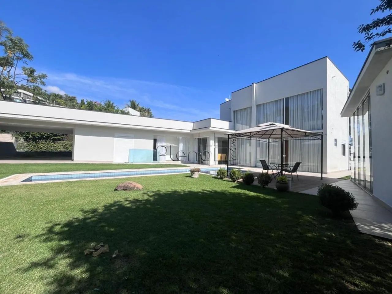 Casa para alugar em Vinhedo, Condominio Marambaia, com 3 suítes, com 248 m²