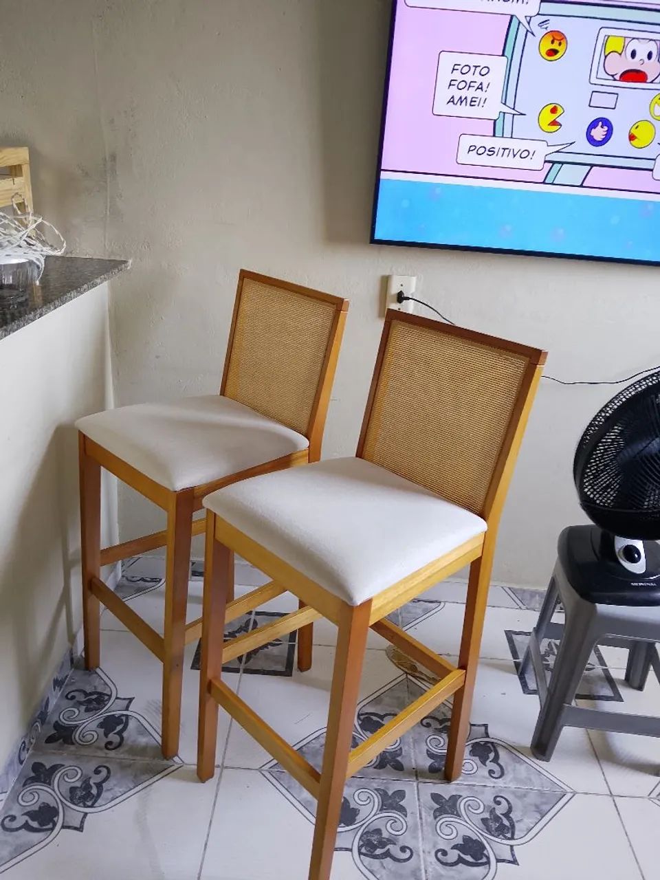 Banquetas de madeira