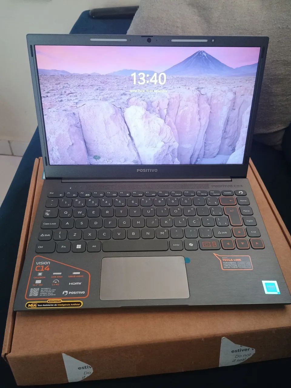 Notebook Positivo na caixa