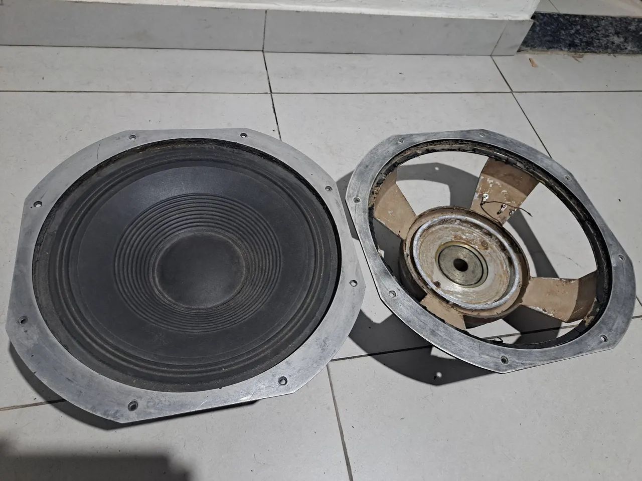 Par de ato falante ARLEN 15 polegadas 200 WATTS  - Foto 2