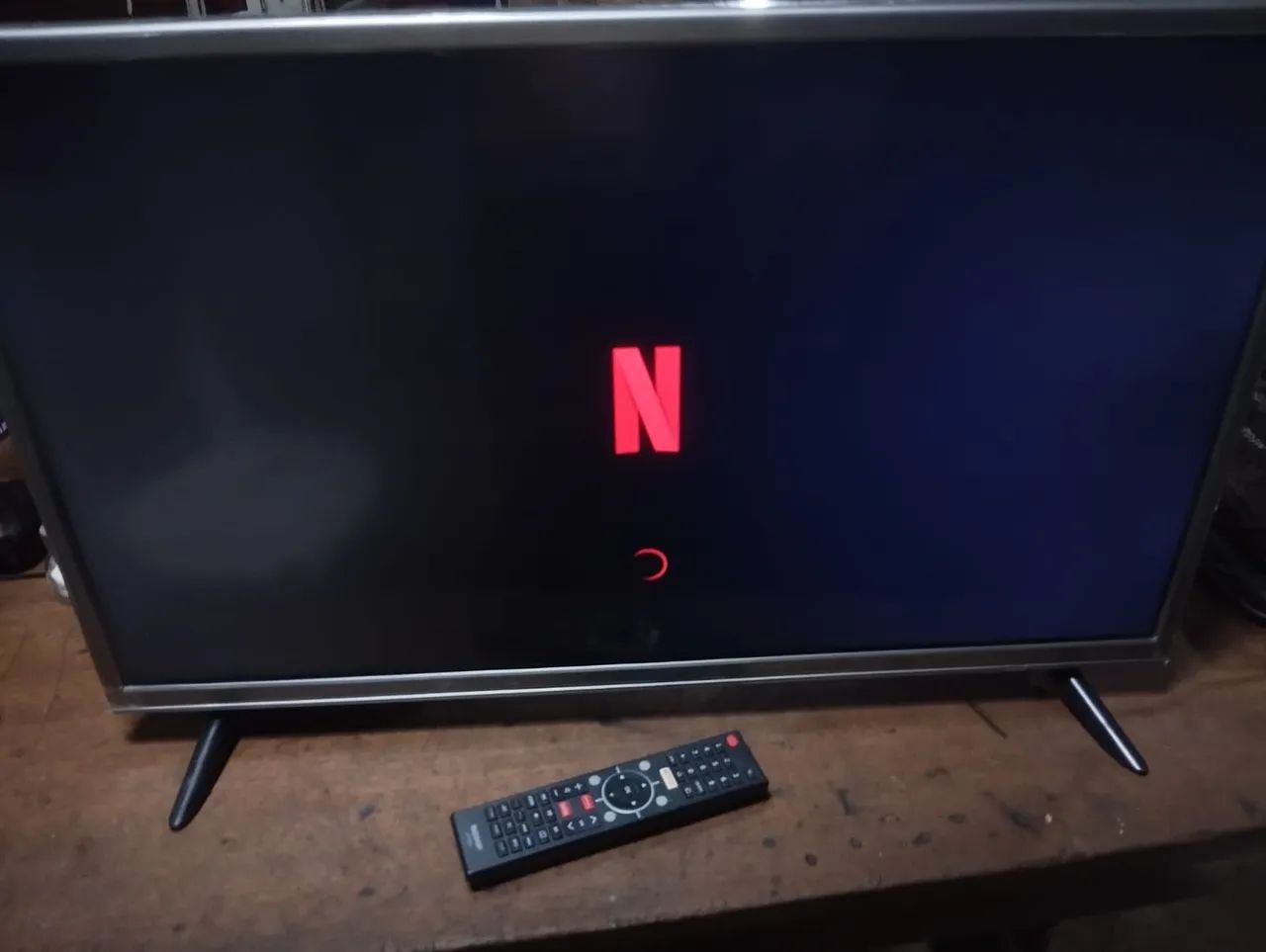SmarTv Semp 32 polegadas Top, vários apps, faço entrega testo na hora - Foto 3