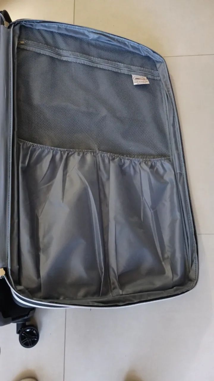 Vende-se Mala Nova, vinda dos Estados Unidos.