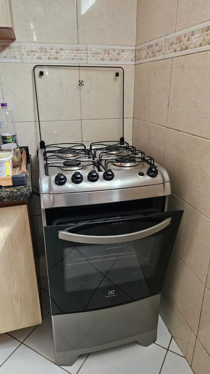 (((( OFERTA )))) Fogão 4 bocas Electrolux inox usado  - Foto 2