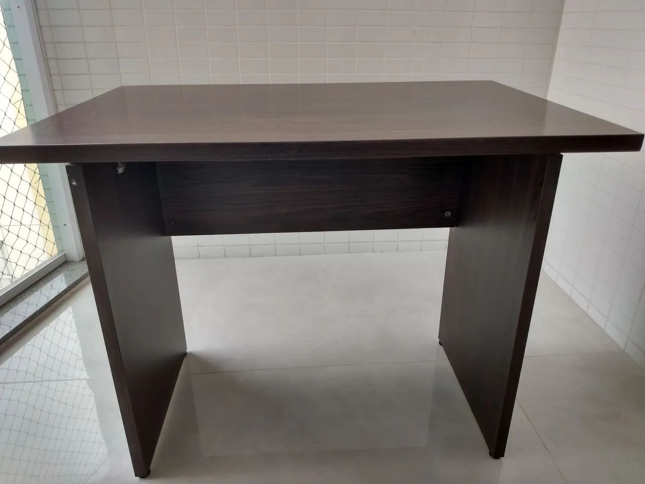 Mesa de escritório em MDF 