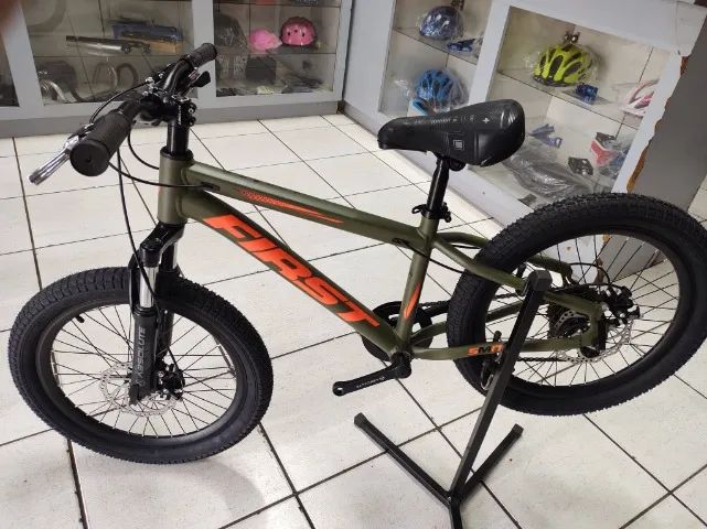 MTB infantil aro 20" alumínio 7V First modelo Smitt nova com suspensão e freios a disco. - Foto 2