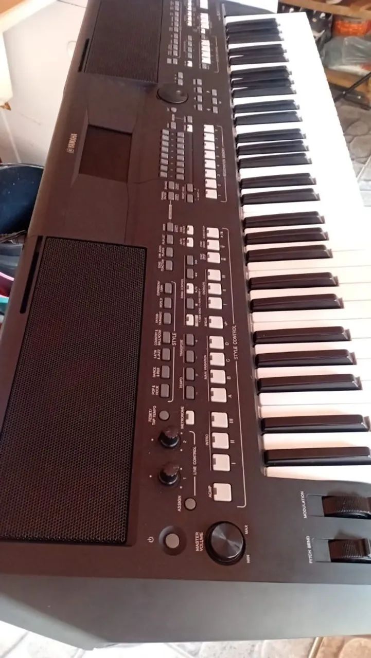 teclado Yamaha sx600