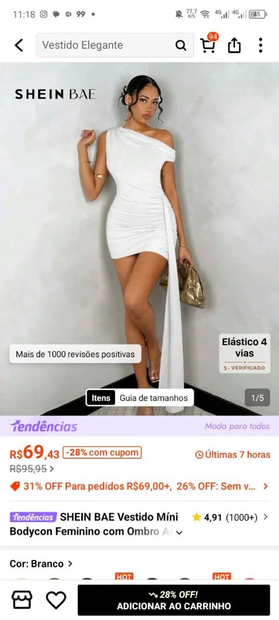Vestido branco com fenda