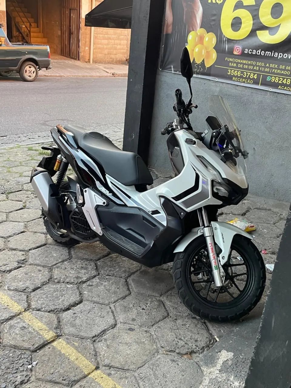 Adv 150  - Foto 2