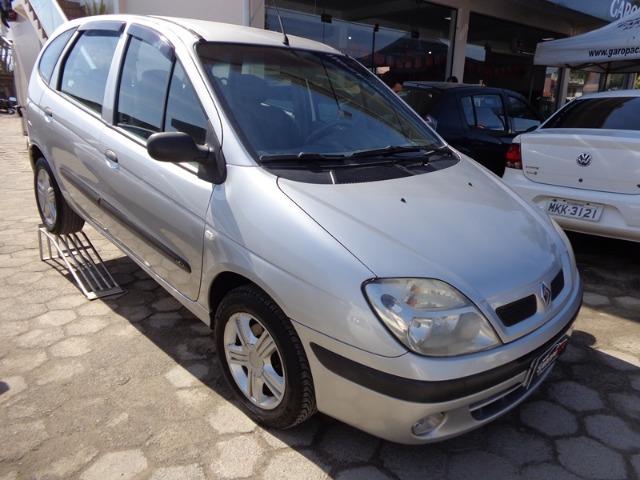Renault - Scenic 1.6 Completa - 2011