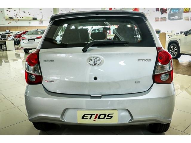 TOYOTA ETIOS 1.5 X PLUS 16V FLEX 4P 2019 - Foto 2