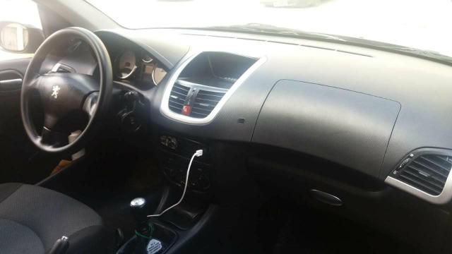 Peugeot 207 - Foto 8