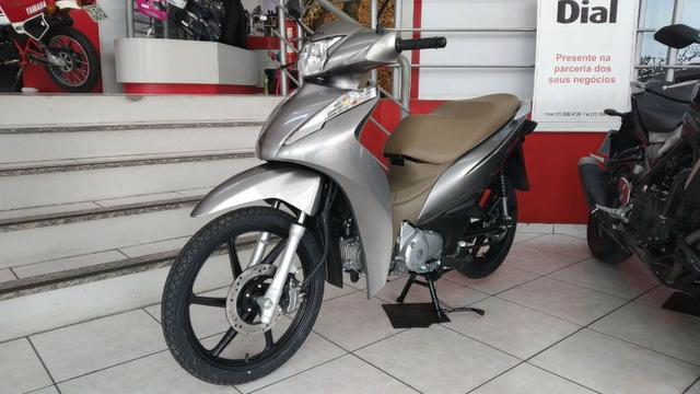 Honda Biz 125 Ex prata zero Km aceitamos troca emplacada - Foto 2