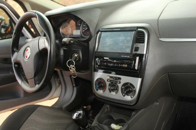 Fiat Punto Attractive 1.4 2012 - Foto 5