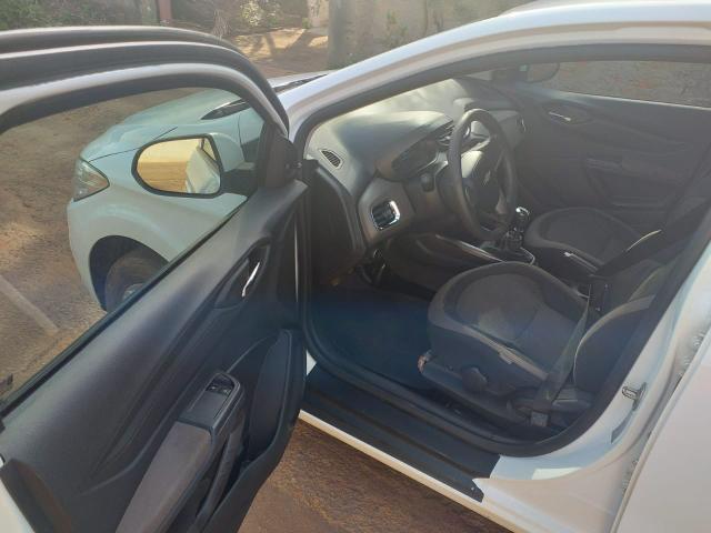 Carro prisma ano 2015