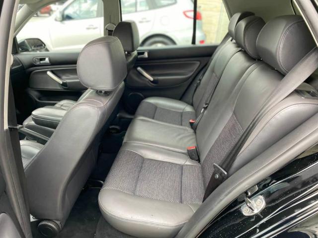 Volkswagen Golf Black Edition - Foto 11