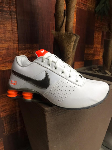 nike shox classic deliver