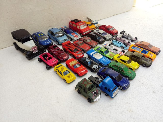 Brinquedo antigo lote de carrinhos hotwheels e diversos - Foto 2