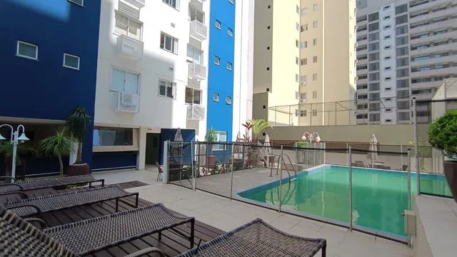 Apartamento de 2 dormitórios na quadra do mar para alugar - Foto 2