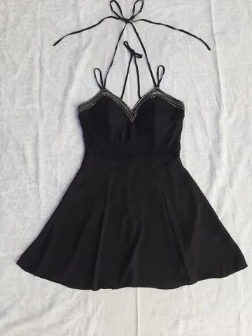 Vestido curto rodado preto 