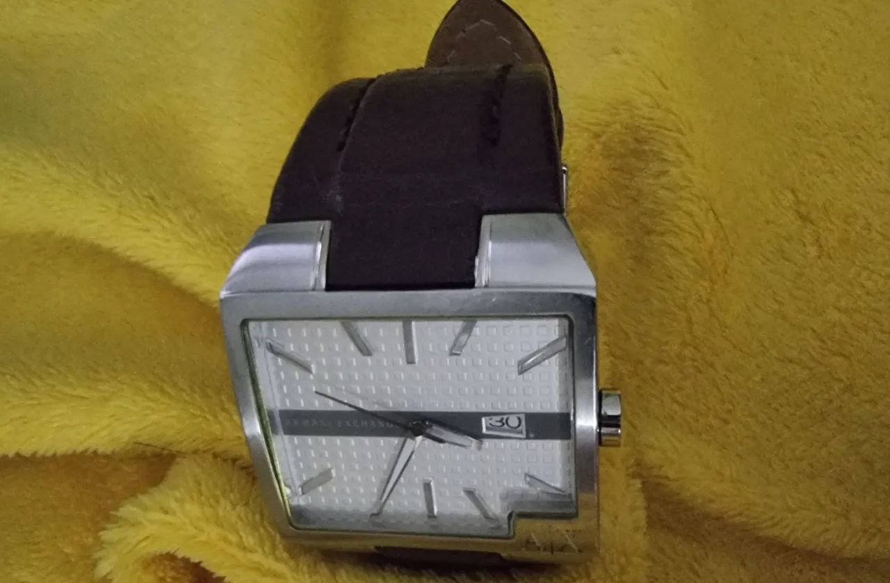 Relógio Armani Exchange pulseira de couro - Foto 2