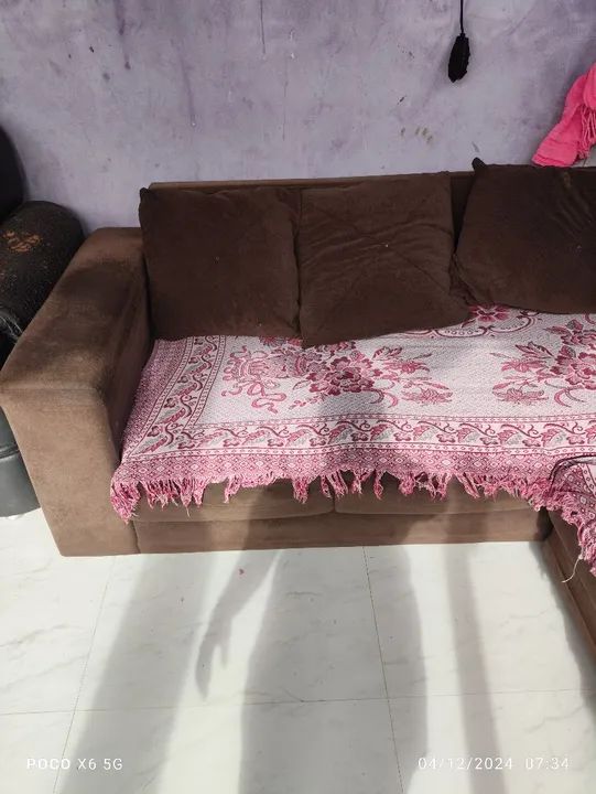 Sofá de Canto em Suede Marrom troco em celular $800 - Foto 3