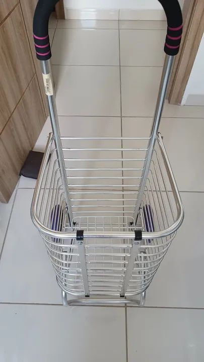 Carrinho de Feira em Alumínio Dobrável com Cesta Removível  - Foto 5