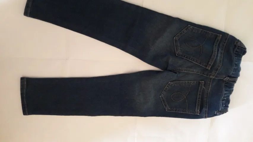 Calça jeans infantil masculina tamanho 4 - marca C&A - Seminova bem novinha - Foto 2