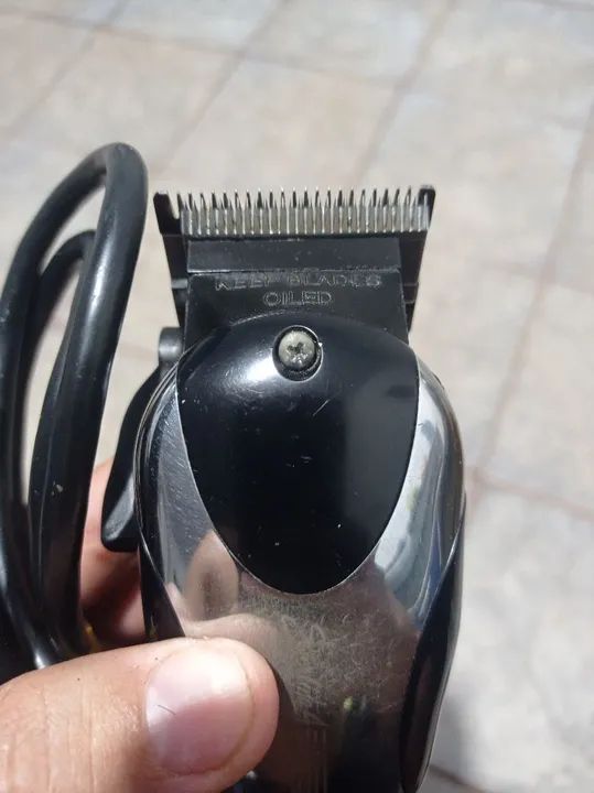 Máquina de Cortar Cabelo Profissional - Foto 3
