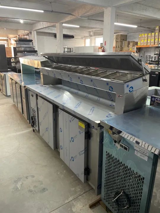 Balcão Condimentadora Refrigerada 2M com Tampa (Ester) 