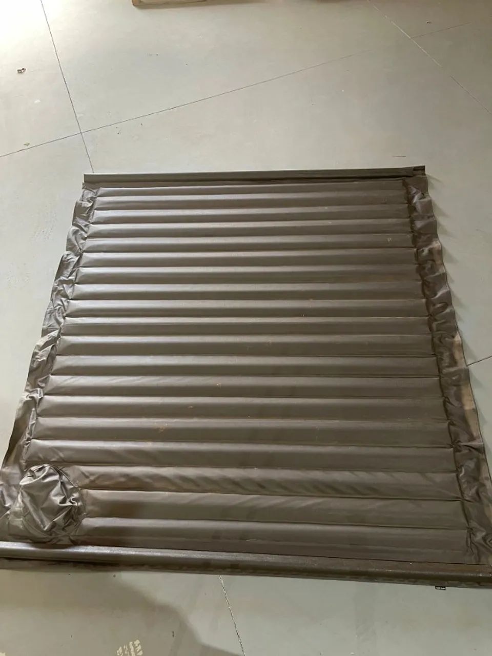 Capa de proteção enrolável para SPA/HDRO 2,20 X 2,20 cor café - OBS:Com recorte em cascata