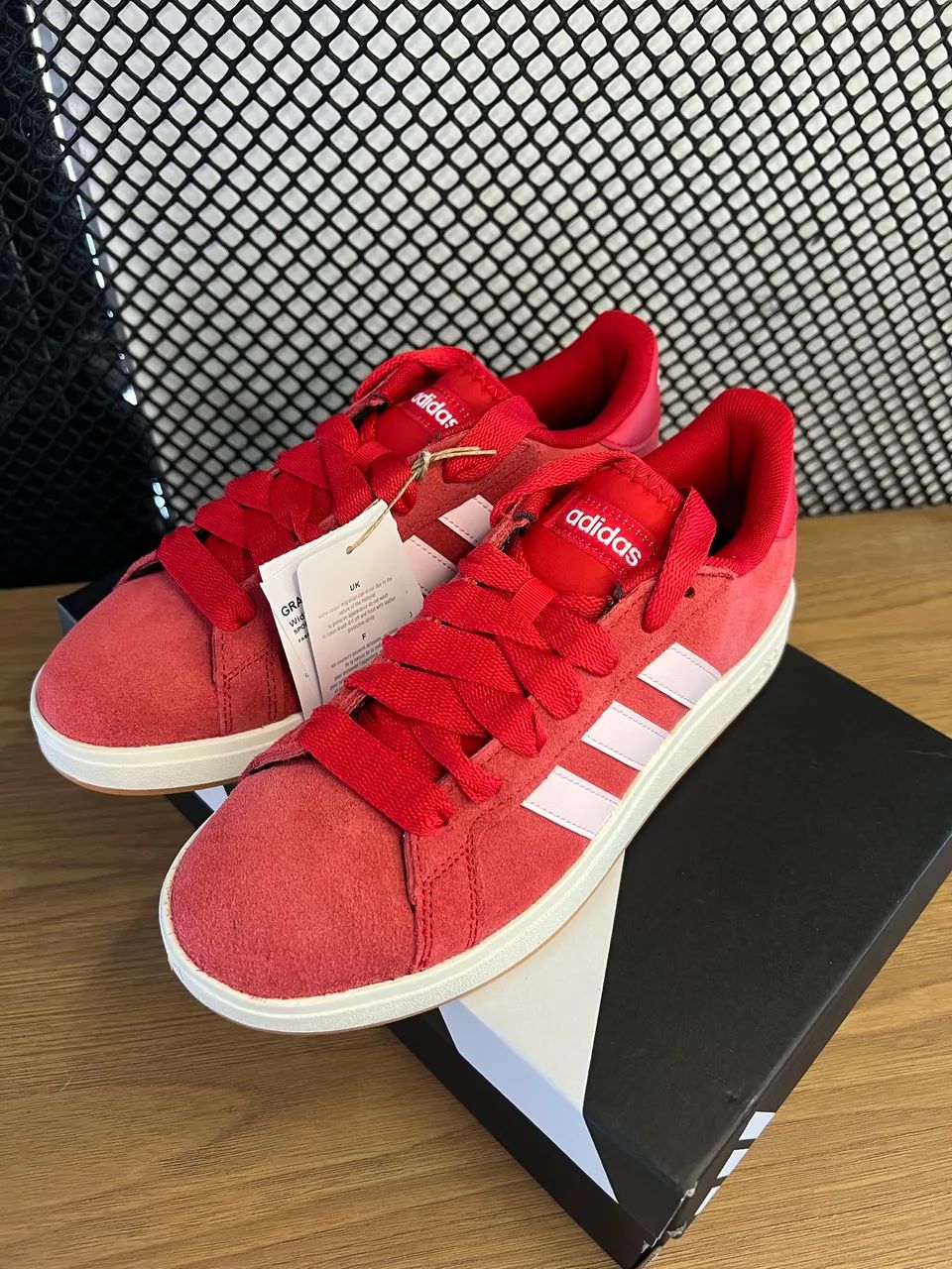 Tênis Adidas Grand Court Base Original Suede Feminino vermelho