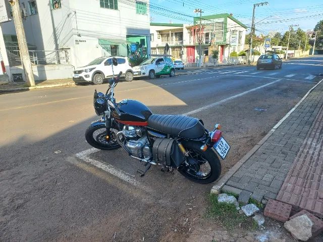 Motocicleta Royal Enfield Interceptor 650cc