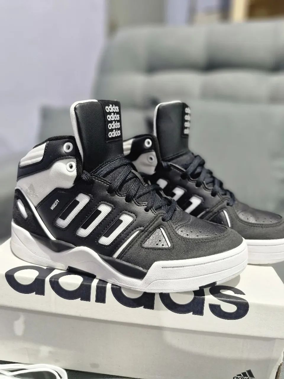 Tênis Adidas Mid city mid 39