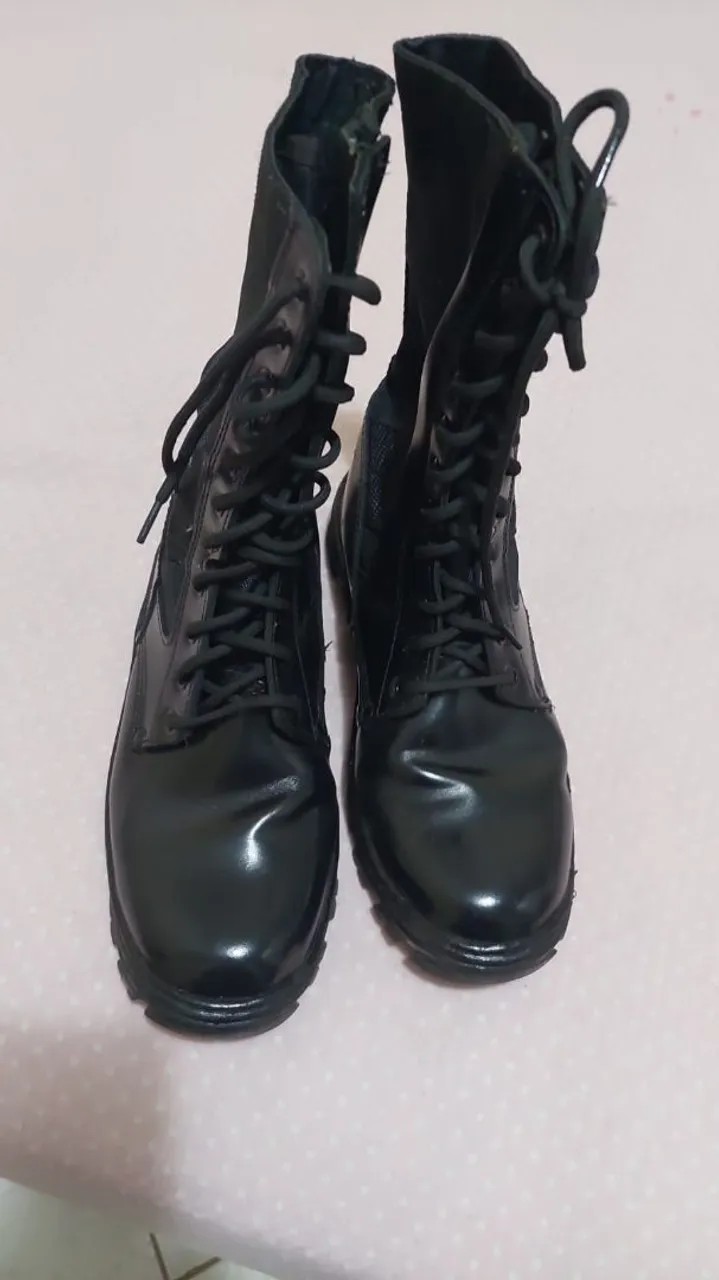 Botas de Couro Preta - Coturno Padrão EB